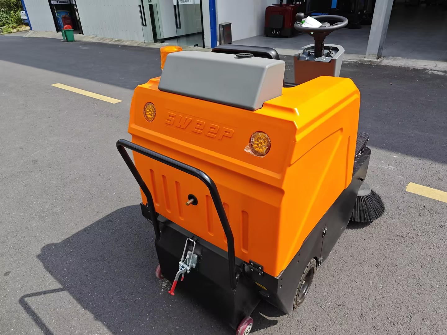 掃地機廠家的電動工業掃地機